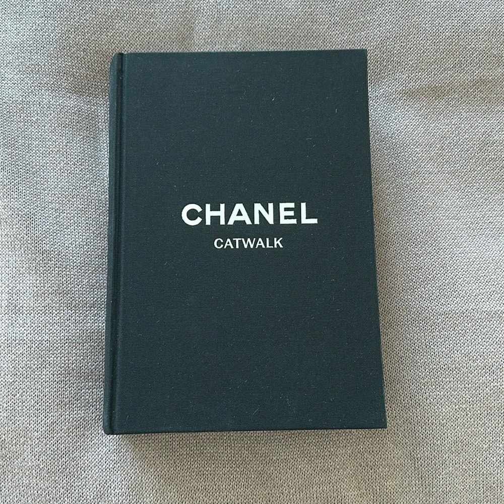 NEW Chanel Catwalk Book